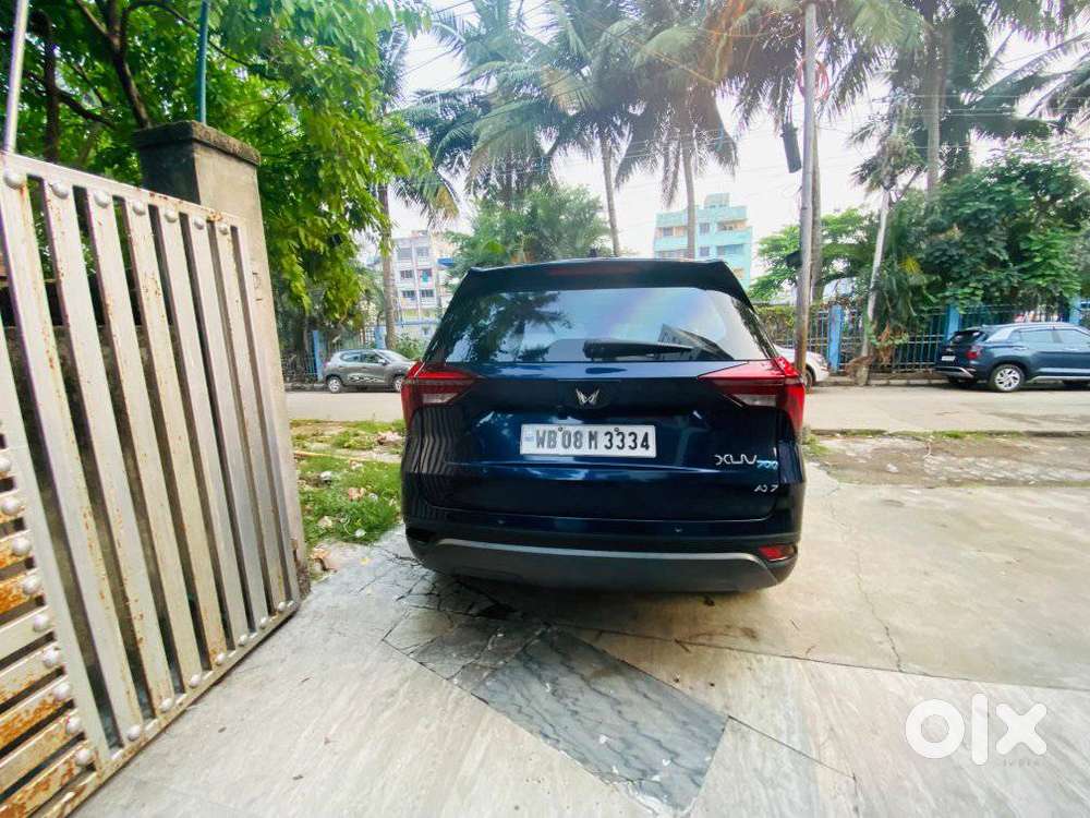 Mahindra Xuv700 2.0 Ax 7 Petrol Mt Str, 2022, Petrol