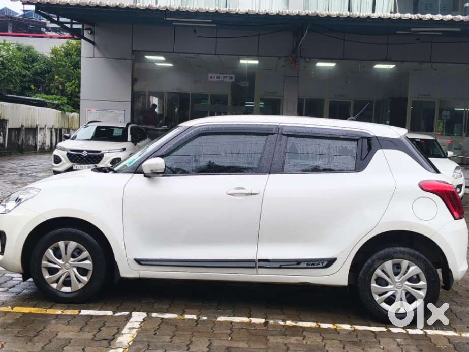 Maruti Suzuki Swift 2018 Vxi, 2022, Petrol