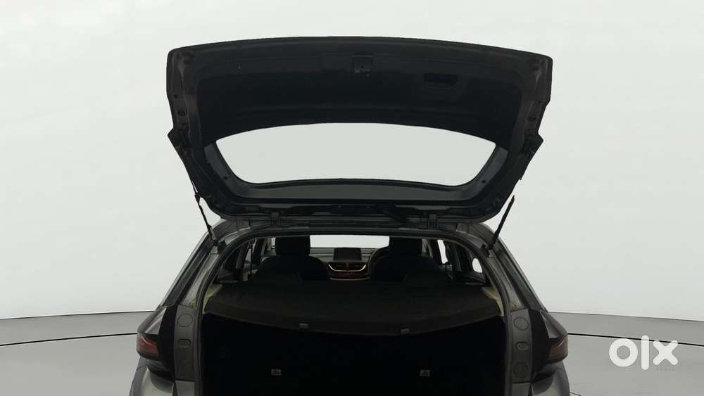 Tata Altroz 1.2 Xm Plus, 2022, Petrol
