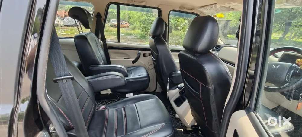 Mahindra Scorpio S11