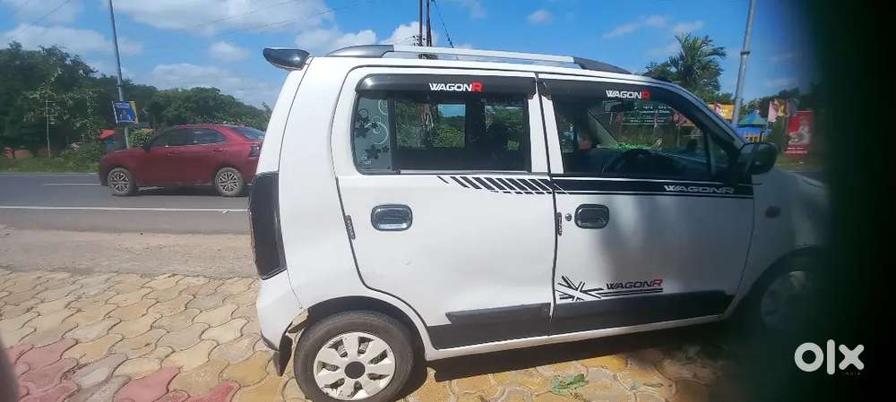 Condition Ok. Ac Ok. 4 Tyer New Battery New. Music System Ok