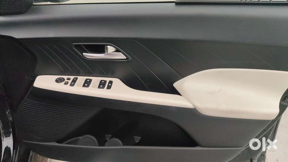 Hyundai Verna 1.5 Sx Ivt, 2024, Petrol