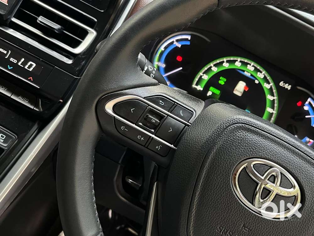 Toyota Innova Hycross 2.0 Vx Hybrid 7 Str, 2025, Petrol