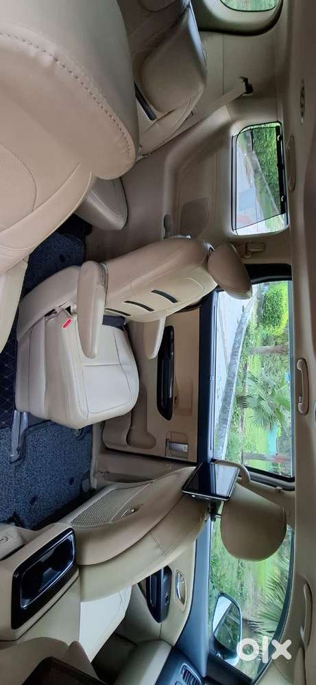 Kia Carnival Premium, 2020, Diesel