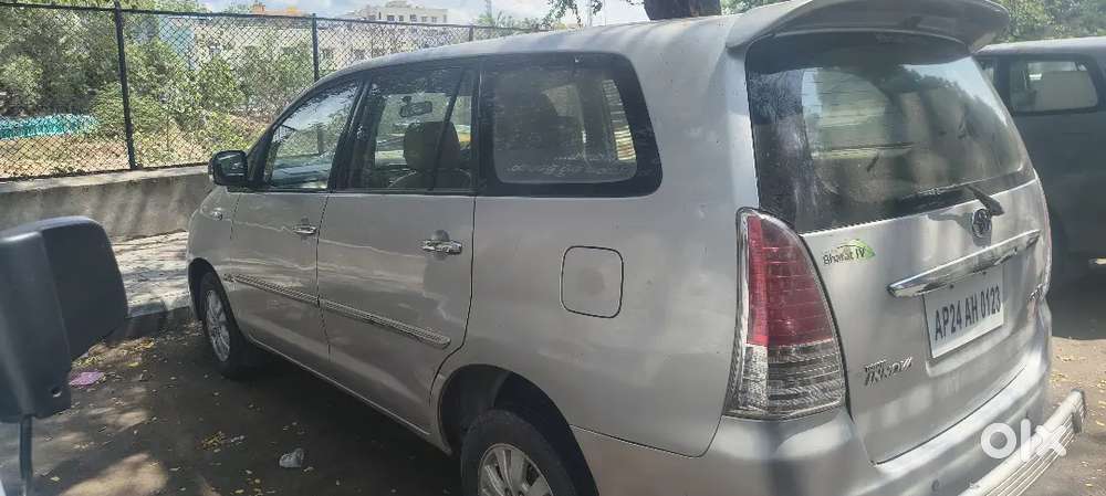 Toyota Innova 2010 Diesel 235000 Km Driven