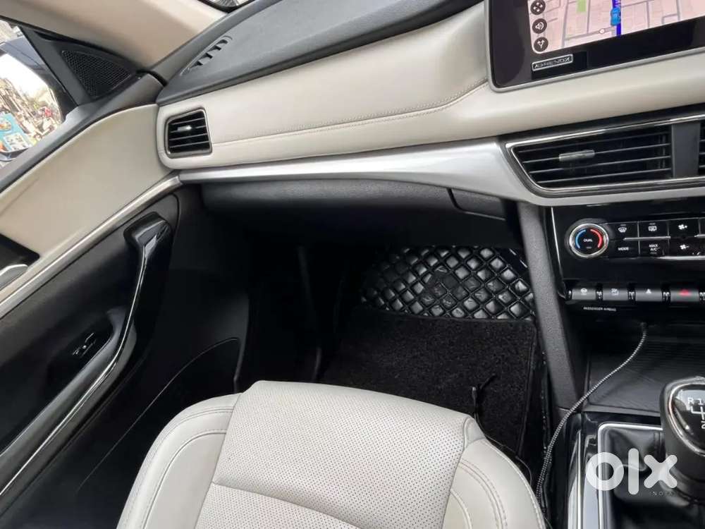 Mahindra Xuv700 2025 Diesel 28000 Km Driven