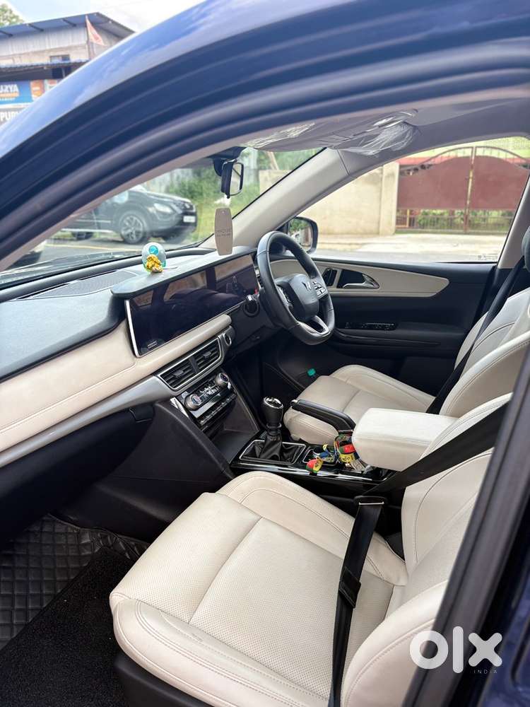 Mahindra Xuv700 2022 Petrol Manual
