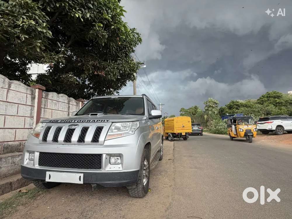 Mahindra Tuv 300 2017