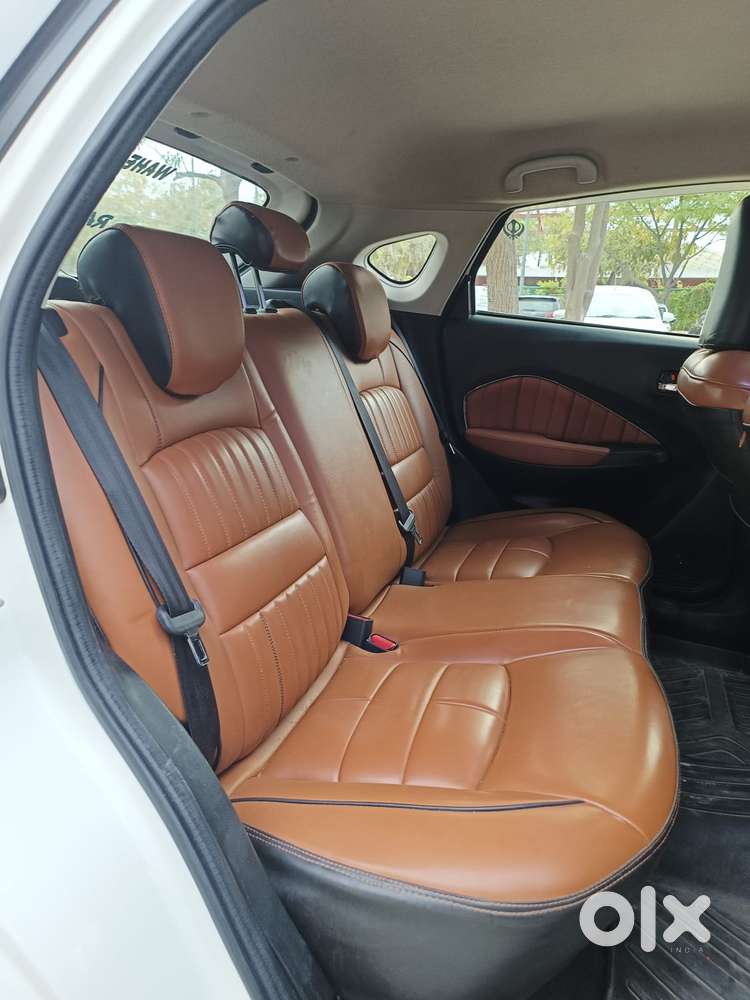 Maruti Suzuki Fronx Sigma 1.2 Mt, 2023, Petrol