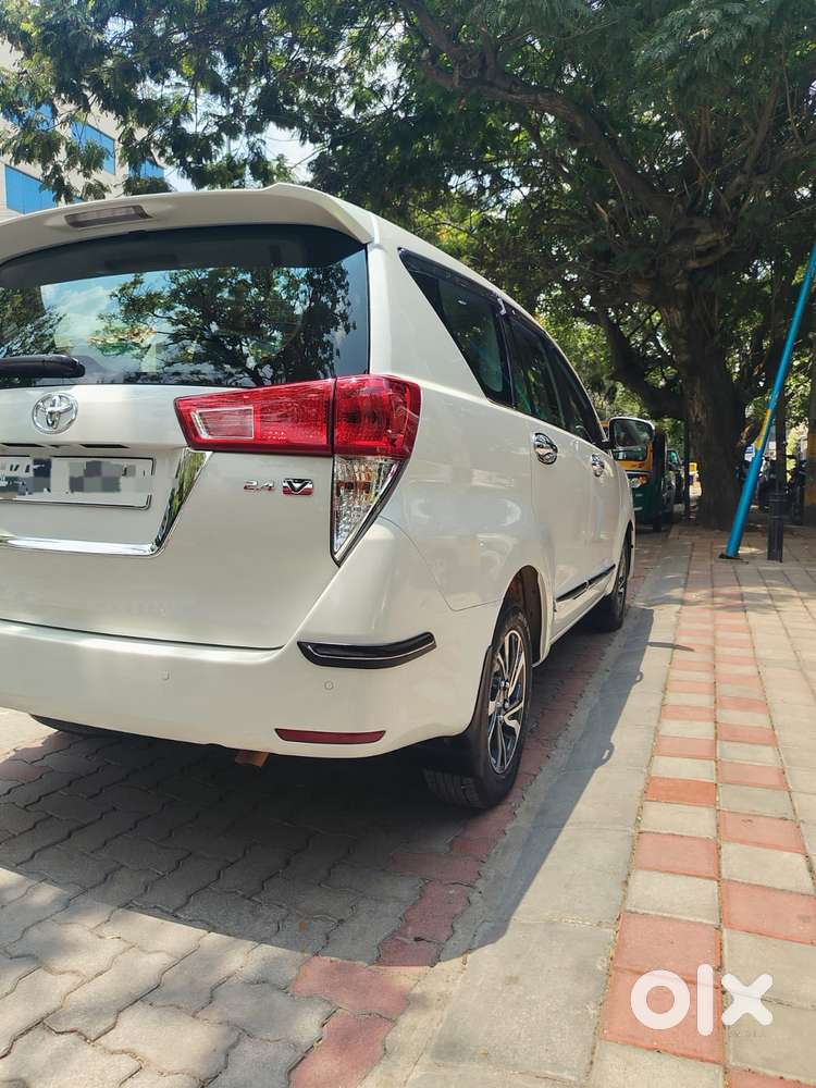 Toyota Innova Crysta 2.4 V 8 Str, 2022, Diesel