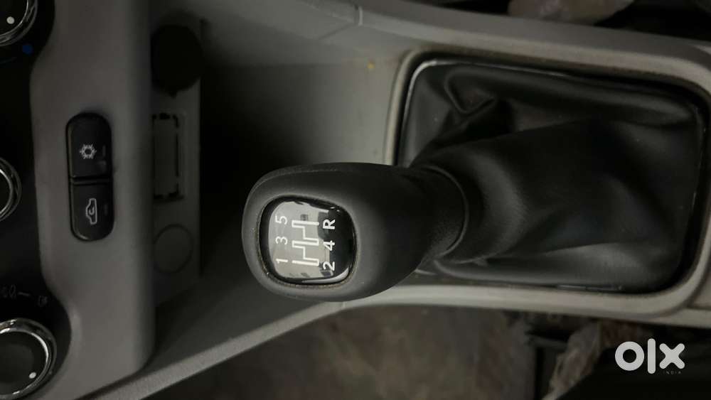Tata Tiago Xe, 2020, Petrol