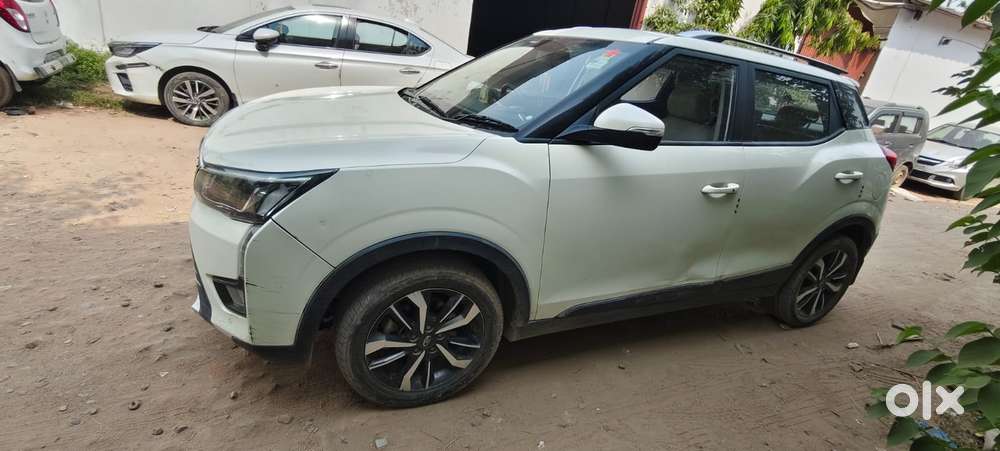 Mahindra Xuv300 W8 Option Dual Tone, 2019, Petrol
