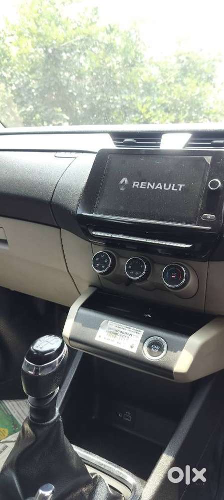 Renault Triber Rxz, 2022, Petrol