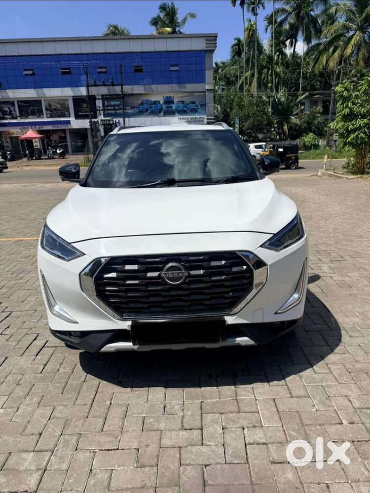 Nissan Magnite 1.0 Xv Premium, 2022, Petrol