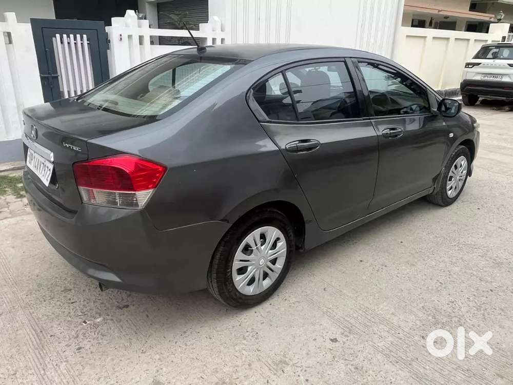 Honda City Petrol Want 2 Sell