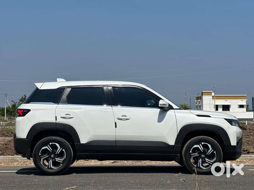 Maruti Suzuki Brezza 1.5 Lxi Smart Hybrid, 2023, Petrol
