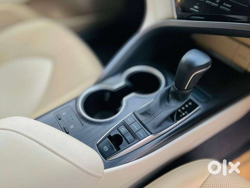 Toyota Camry Hybrid, 2022, Petrol