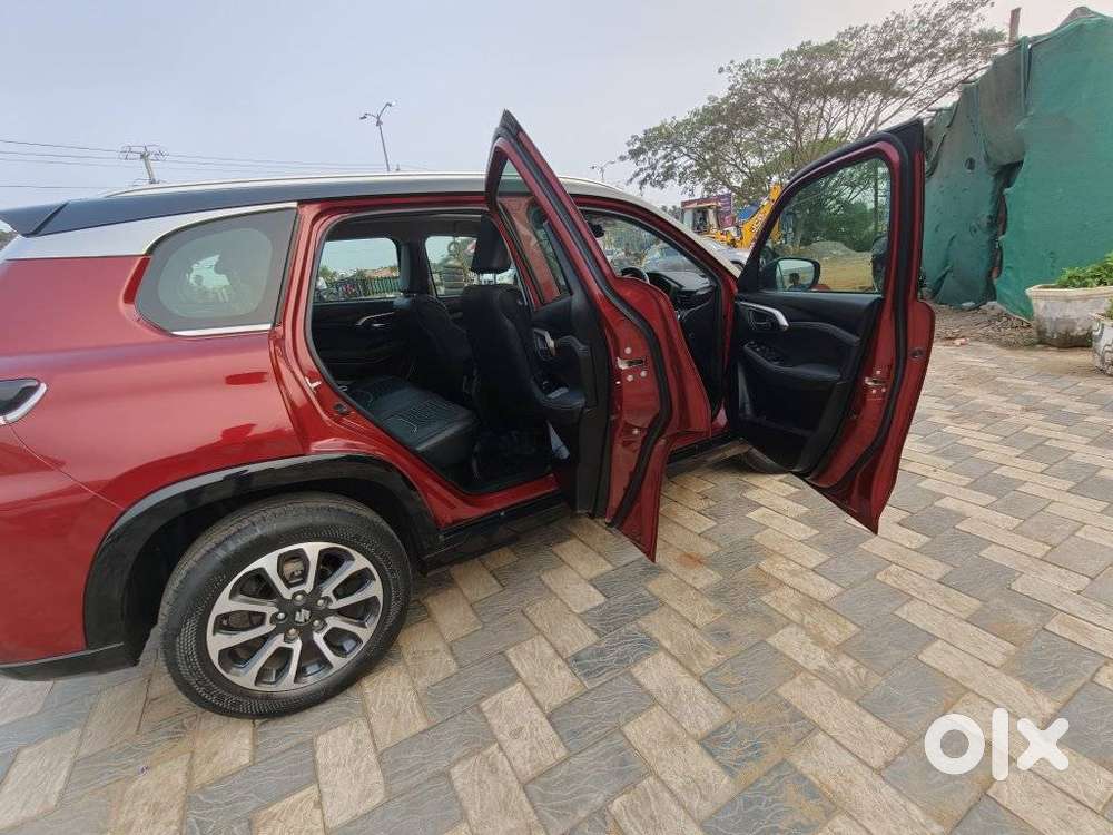 Maruti Suzuki Grand Vitara 1.5 Zeta Plus Dual Tone Intelligent Hybri..