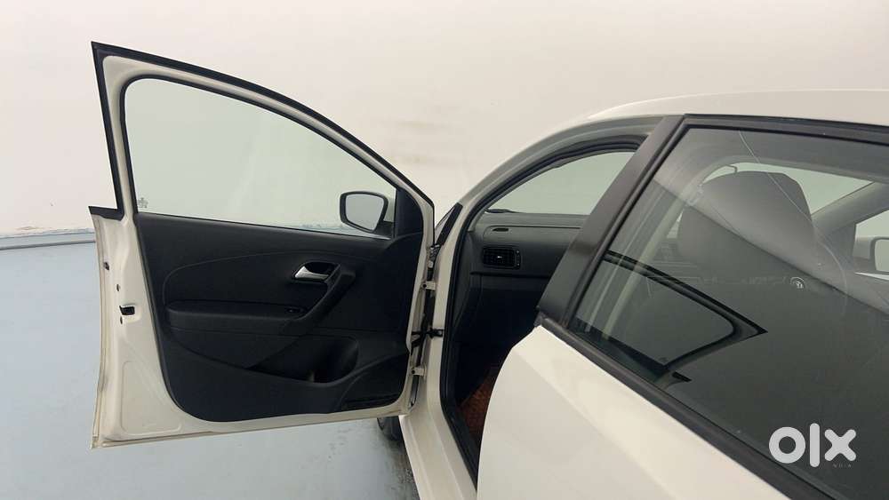 Volkswagen Polo Petrol Comfortline 1.2l, 2015, Petrol