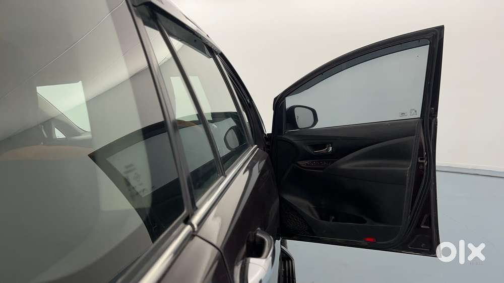 Toyota Innova Crysta 2.4 G Plus Mt 8 Str, 2019, Diesel