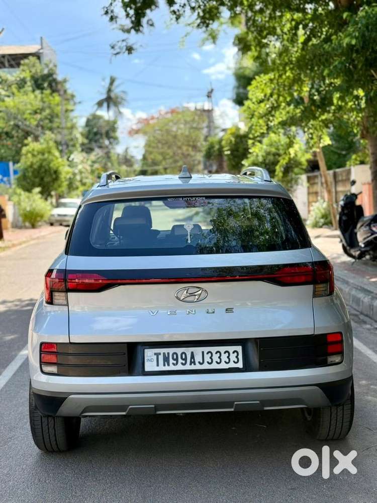 Hyundai Venue 2023 Diesel Well Maintained