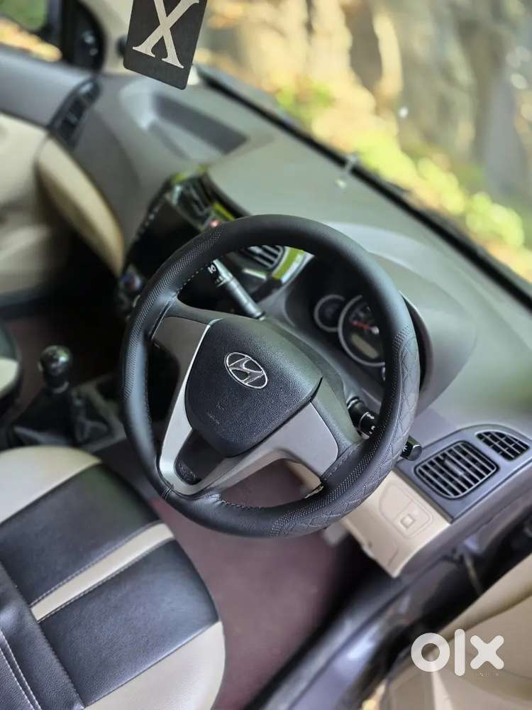 Full Accessories Equipped Eon