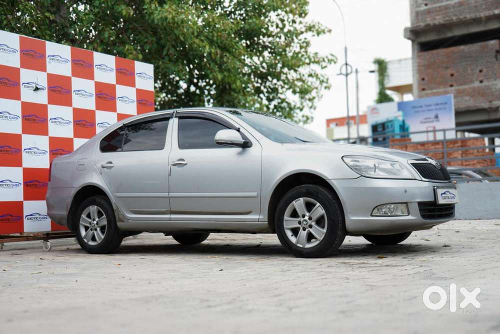 Skoda Laura Ambiente 2.0 Tdi Cr Manual, 2012, Diesel