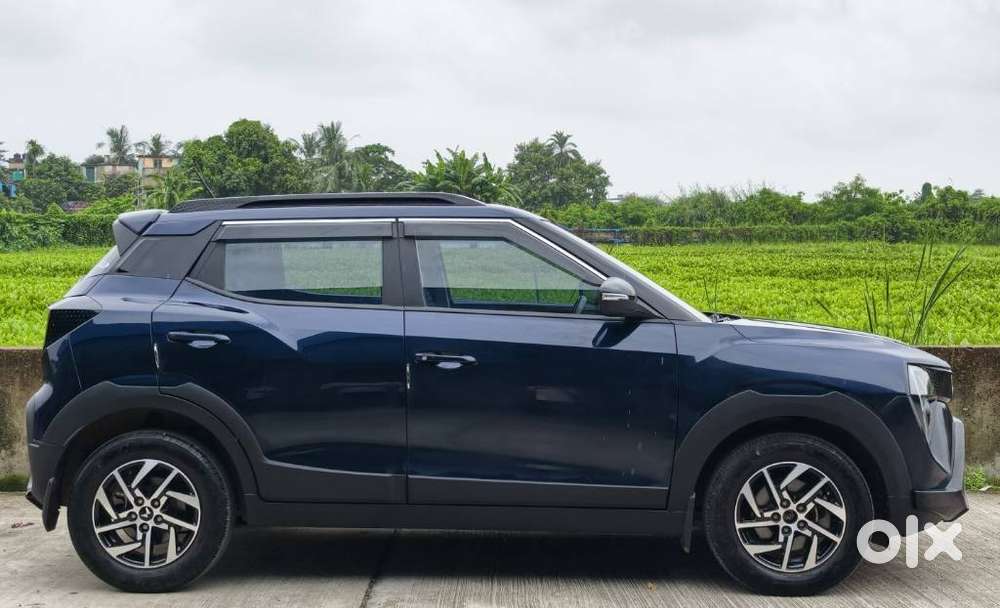 Mahindra Xuv 3xo Ax5 Pm Mt, 2024, Petrol