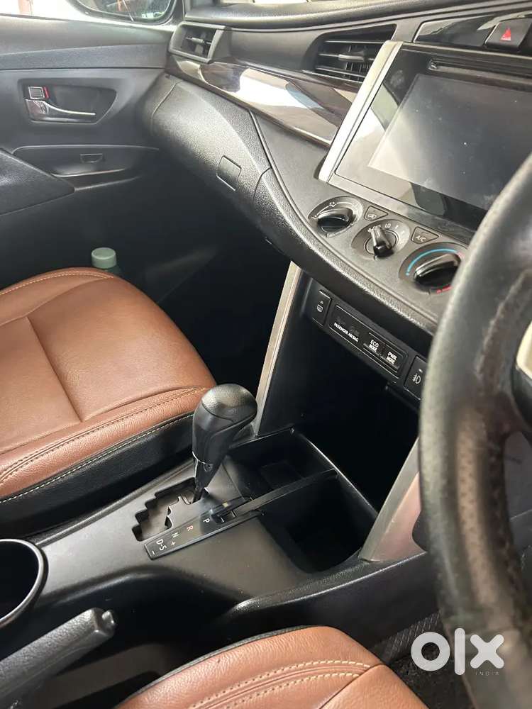 Toyota Innova Crysta 2018 Diesel 180000 Km Driven