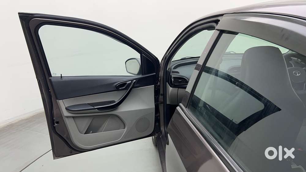 Tata Tiago 1.2 Revotron Xt, 2018, Petrol