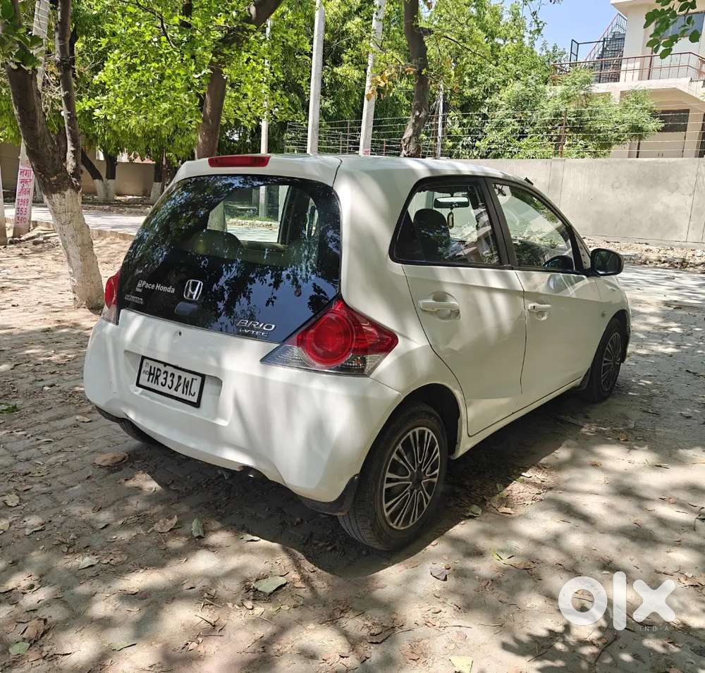 White Honda Brio 2017 With Sequential Cng On Paper In Good Condition.