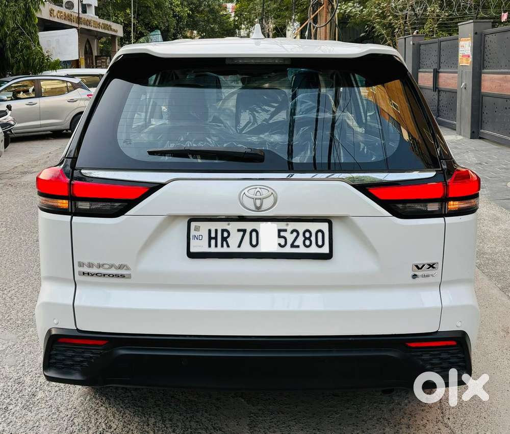 Toyota Innova Hycross 2.0 Vx (o) Hybrid 7 Str, 2025, Petrol