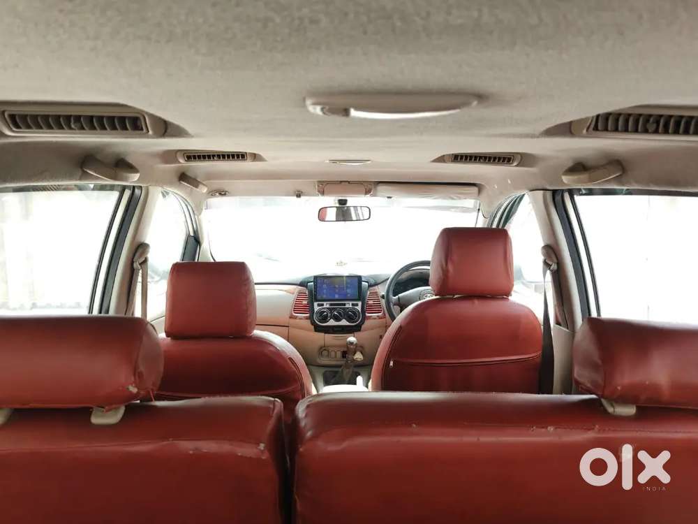 Toyota Innova 2012