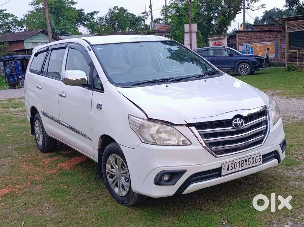 Toyota Innova Crysta, 2011