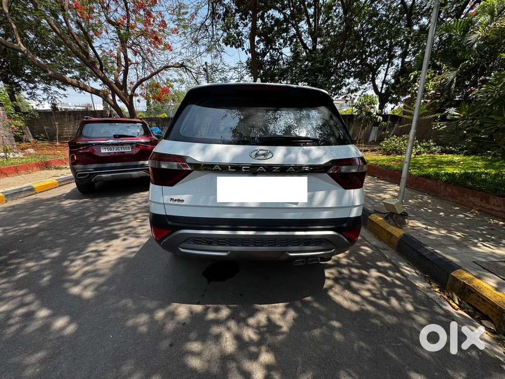 2023 Hyundai Alcazar Prestige 7s 1.5 Turbo Petrol Mt