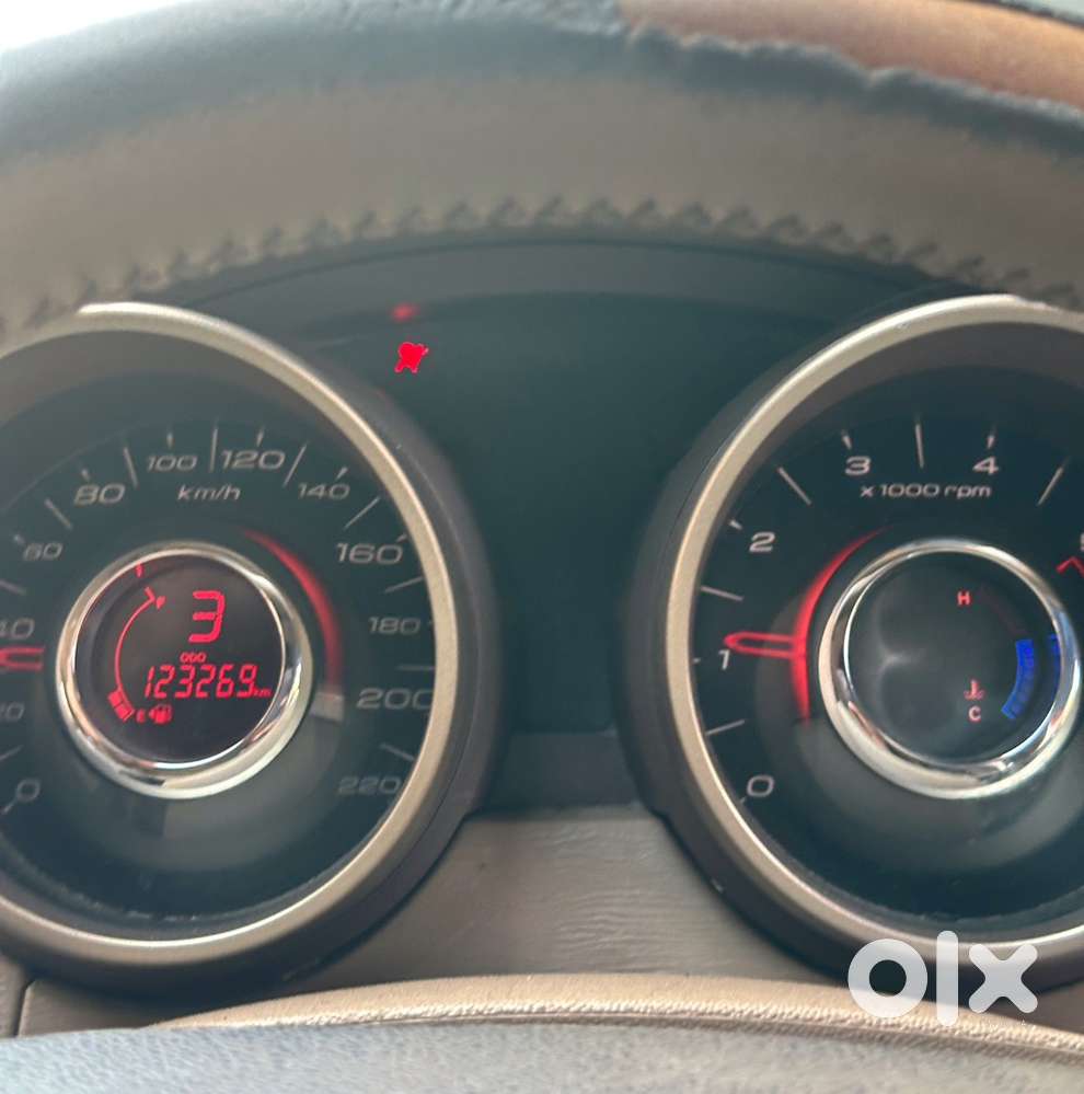 2012 Mahindra Xuv500 W8 &ndash; 2nd Owner | 1,23,000 Kms | Manual