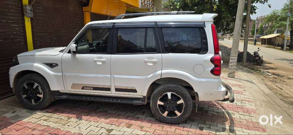 Mahindra Scorpio S11 Classic