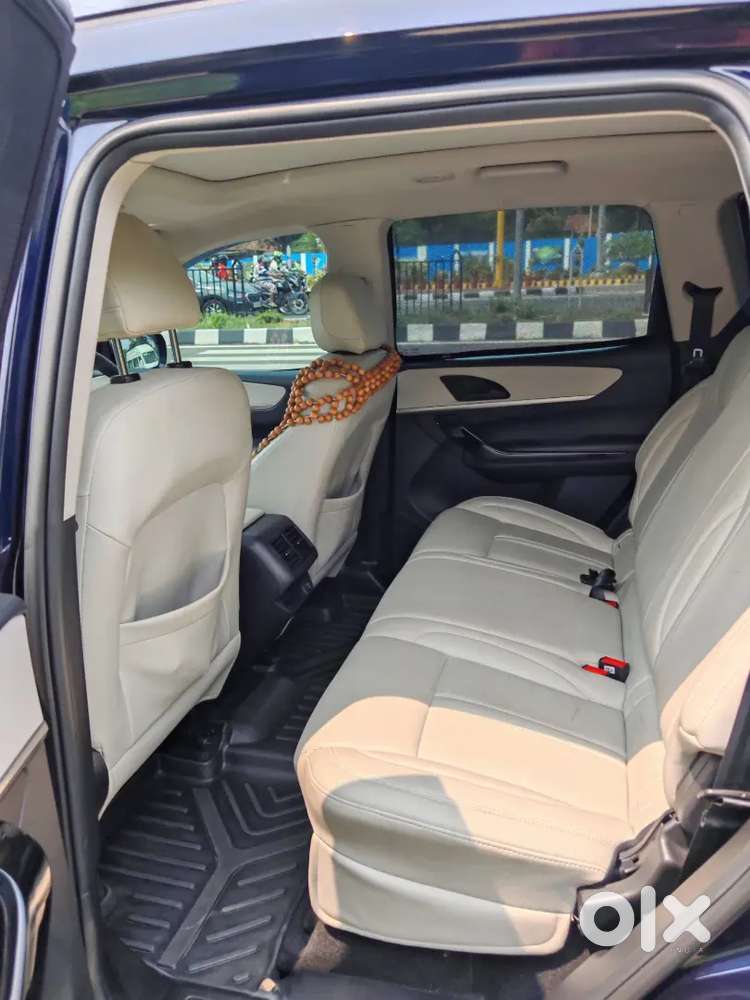 Mahindra Xuv700 Automatic Ax5 Seater 2024 Diesel 24000 Km Driven