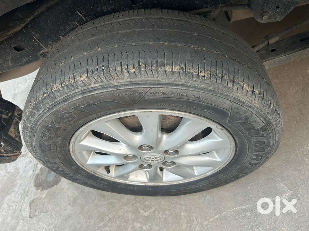 Toyota Innova 2012 Car