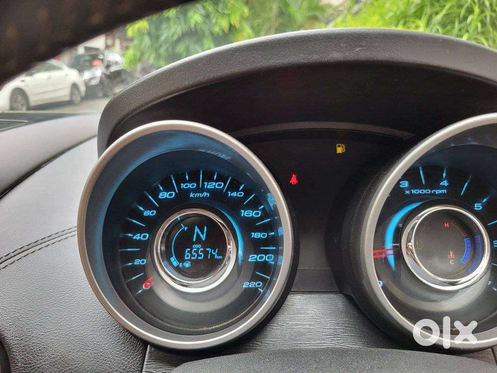 Mahindra Xuv500 W11 Option, 2021, Petrol
