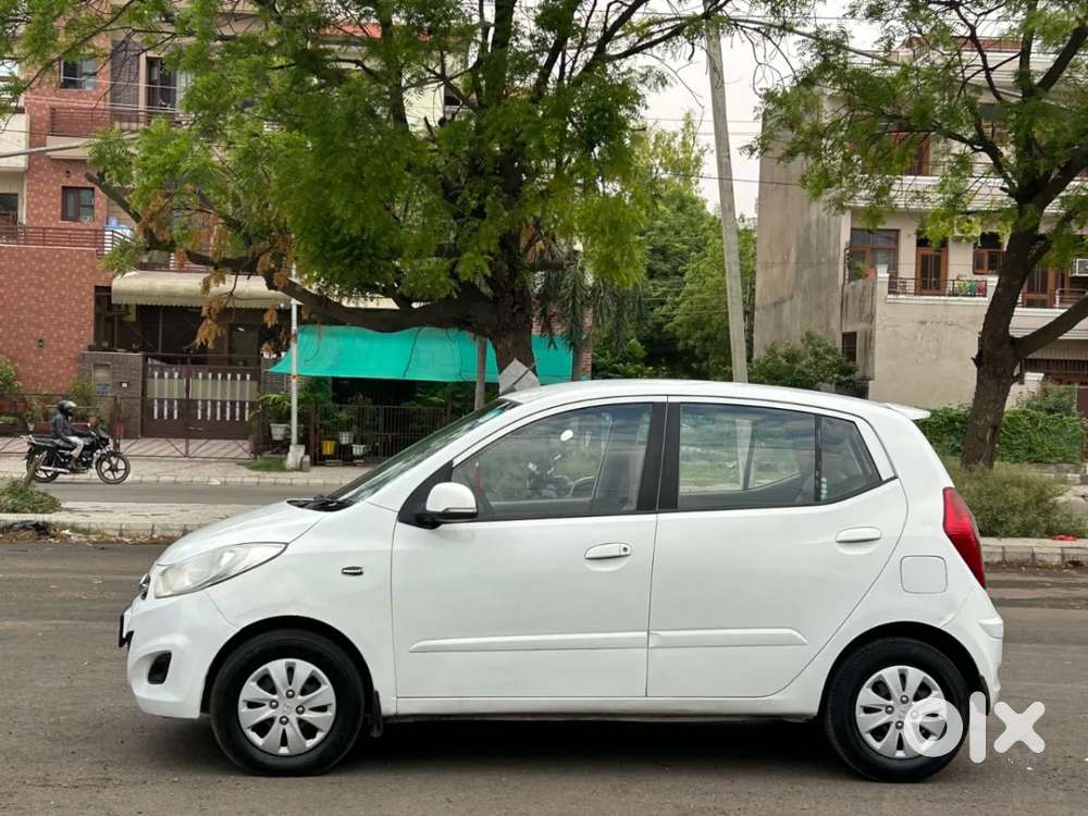 Hyundai I10 Sportz At, 2012, Petrol