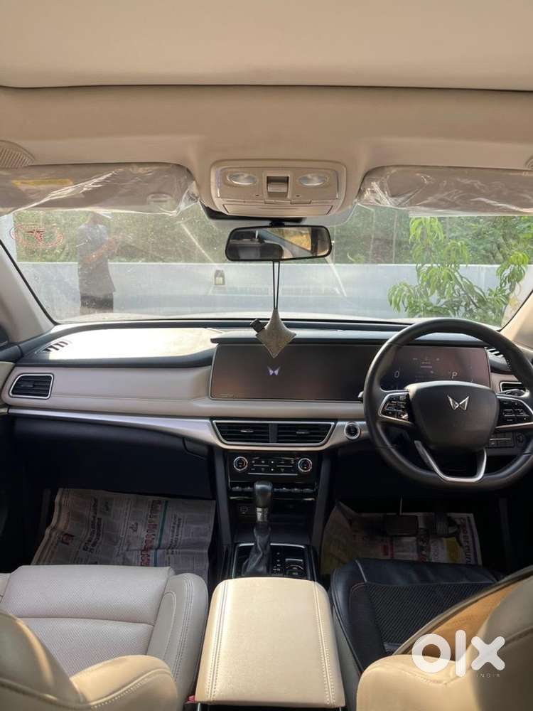 Mahindra Xuv700 2022 Diesel Well Maintained