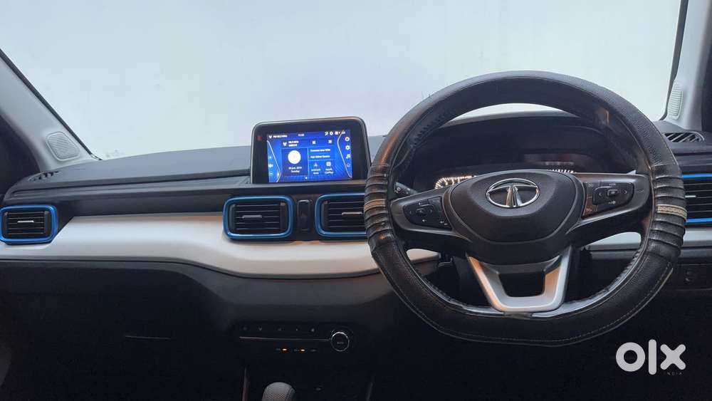 Tata Punch 1.2 Revotron Creative Amt Dual Tone, 2022, Petrol