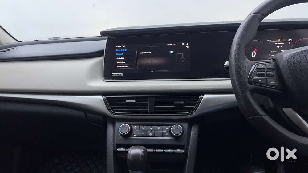 Mahindra Xuv700 2.2 Ax 5 Diesel At Str, 2023, Diesel
