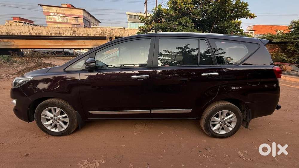 Toyota Innova Crysta 2017 Diesel 32000 Km Driven