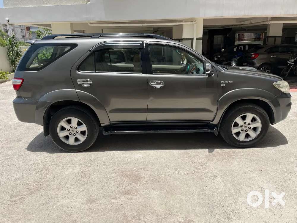 Well Maintained Fortuner 4x4 2011