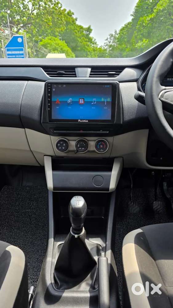 Renault Triber 1.0 Rxe, 2023, Petrol