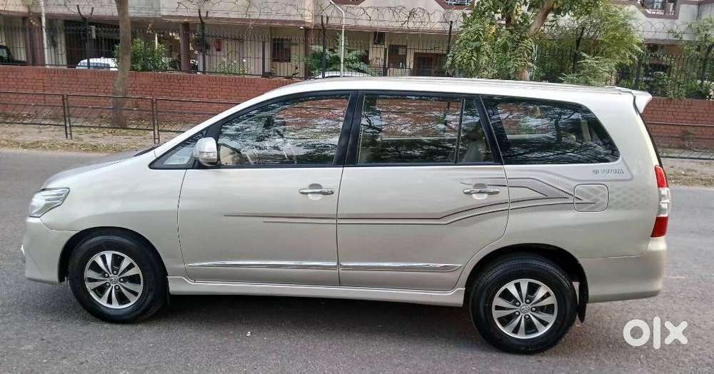 Toyota Innova 2.5 Z Diesel 7 Seater Bs Iv, 2015, Diesel