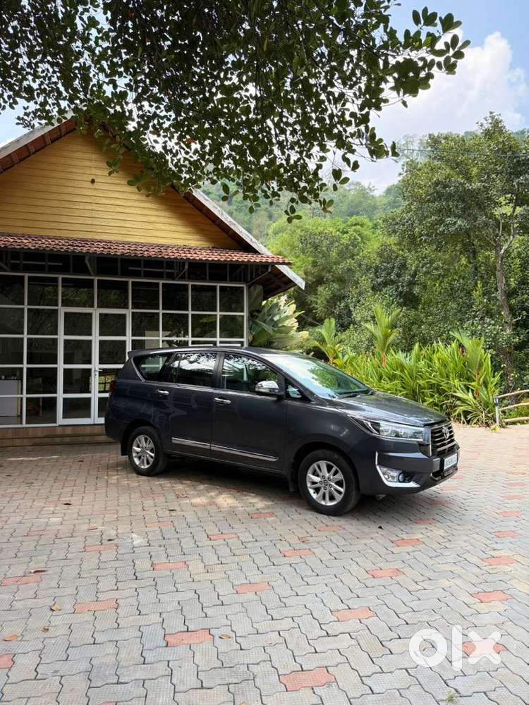 Toyota Innova Crysta 2016