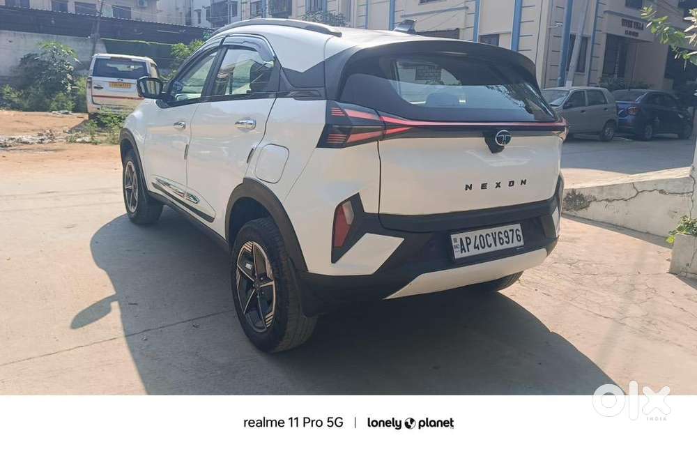 Tata Nexon Creative + Sunroof Petrol Automatic